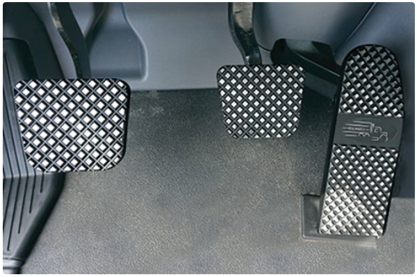 2014-Current 567/579/587 Peterbilt Black Pedal - RW235-5BP-P